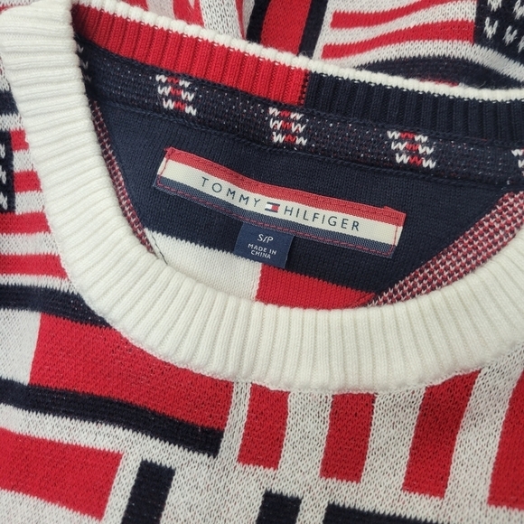 Tommy Hilfiger American Flag Sweater - Picture 4 of 7